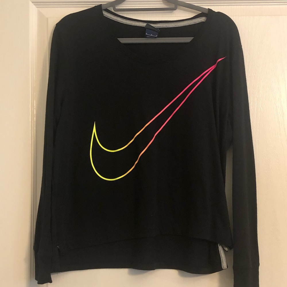 Medium Black Long Sleeve Nike T-Shirt